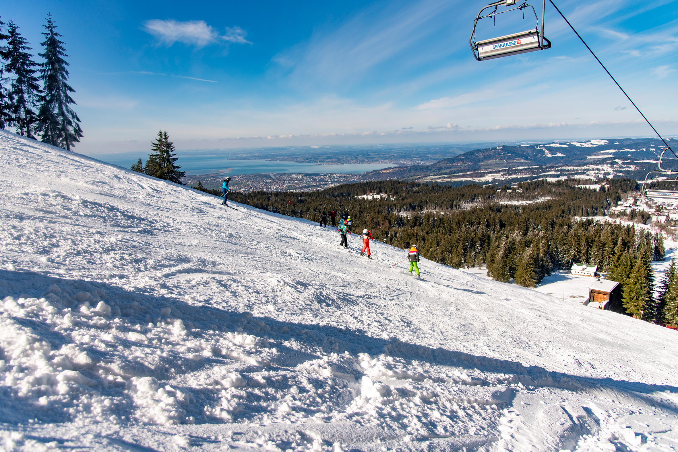 Skigebiet Bödele, Lank mit Blick zum Bodensee / Jürgen Kostelac
